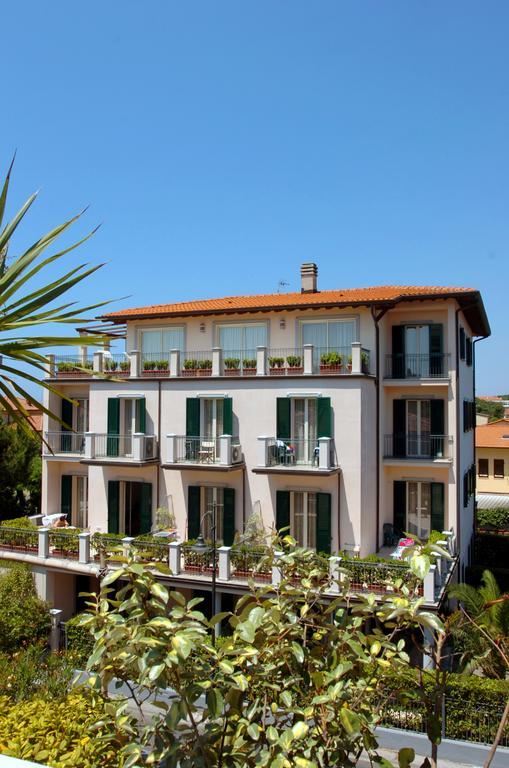 Riviera Residence Marina di Pietrasanta Bagian luar foto