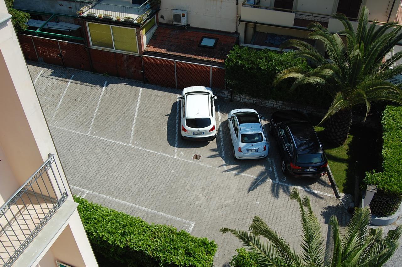 Riviera Residence Marina di Pietrasanta Bagian luar foto